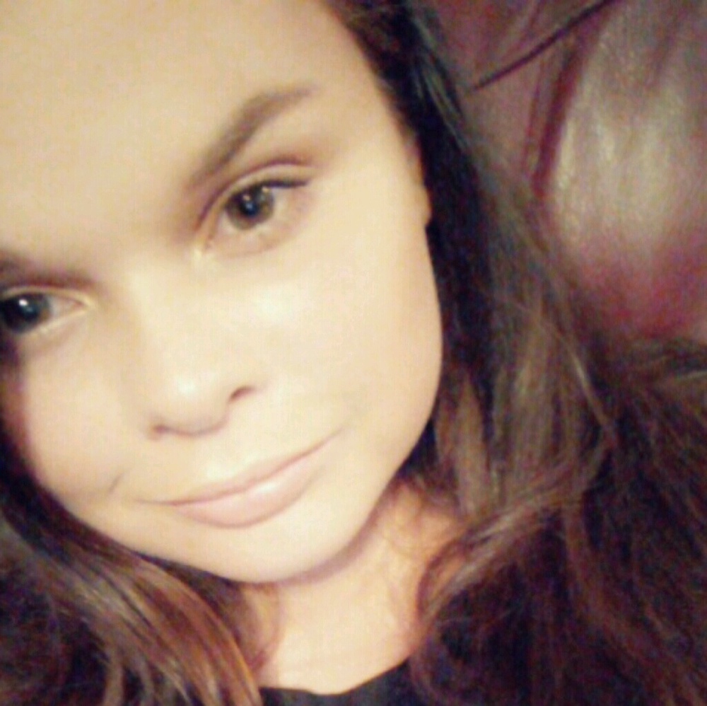 Meet your Posher, Alandra